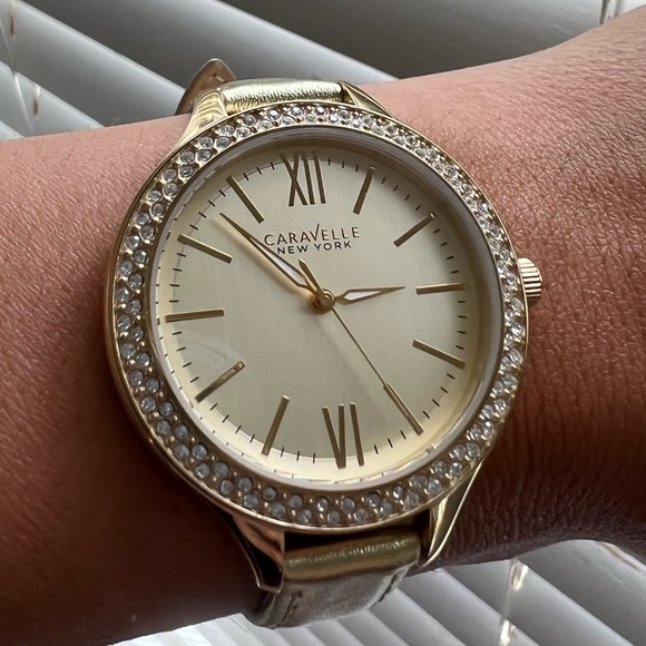 Caravelle New York Gold Watch - Picture 6 of 6